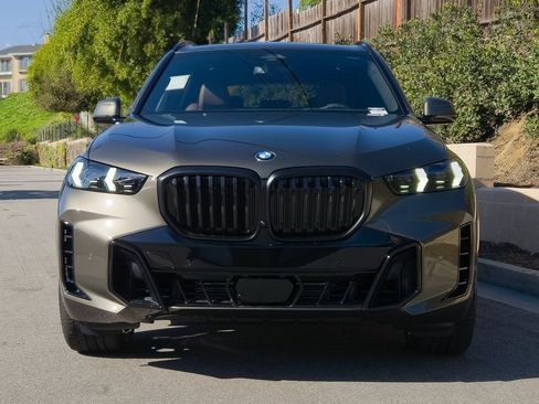 New 2026 BMW X5 sDrive40i w/ M Sport Package image 3