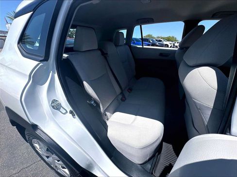 Used 2022 Toyota Corolla Cross L FWD image 27