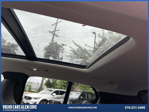 Certified 2025 Volvo XC40 B5 Plus w/ Protection Package Premier image 11