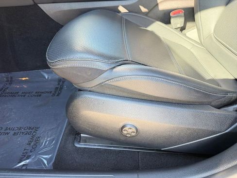 Used 2024 Mercedes-Benz GLC 300 GLC 300 image 12