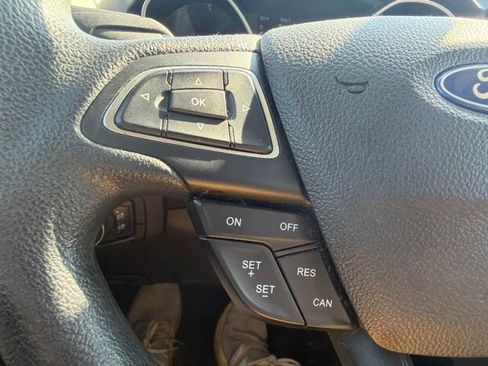 Used 2016 Ford Focus SE FWD image 34