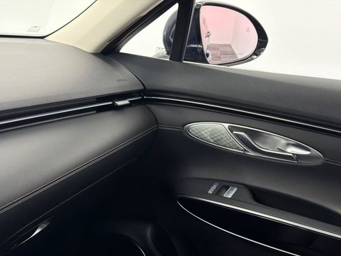 Used 2025 Genesis GV70 2.5T image 29