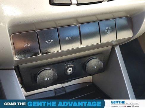 Used 2009 Ford Focus SE image 15