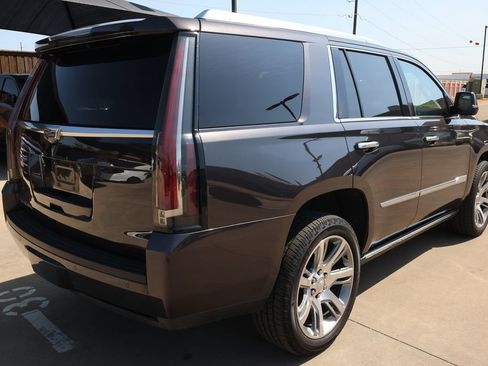Used 2016 Cadillac Escalade Premium AWD/4WD image 5
