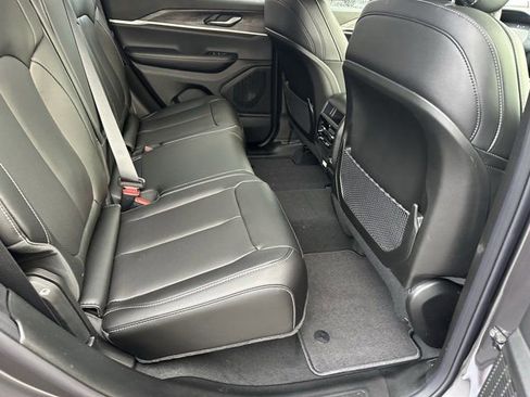 New 2025 Jeep Grand Cherokee Limited w/ Luxury Tech Group II image 15