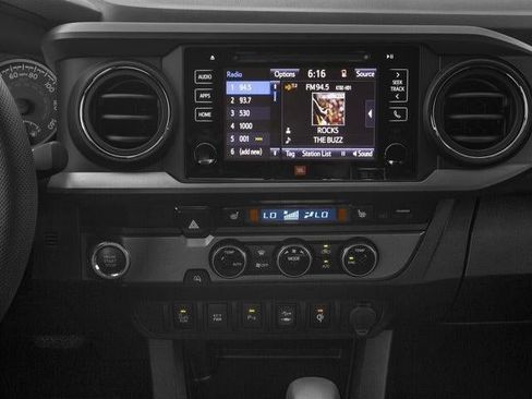Used 2017 Toyota Tacoma SR5 w/ Tow Package AWD/4WD image 10