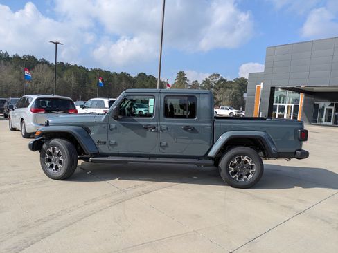 New 2026 Jeep Gladiator Sport AWD/4WD image 2