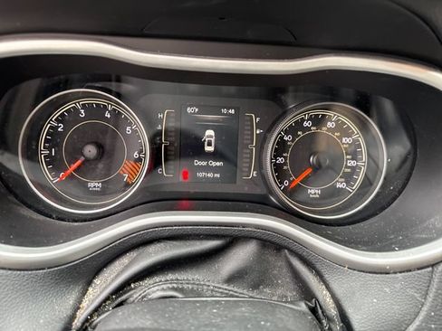 Used 2015 Jeep Cherokee Latitude FWD image 16