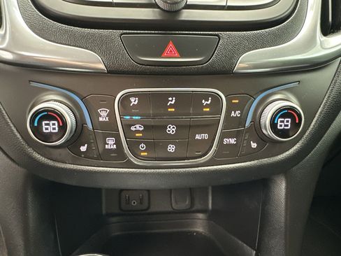 Certified 2018 Chevrolet Equinox LT image 18