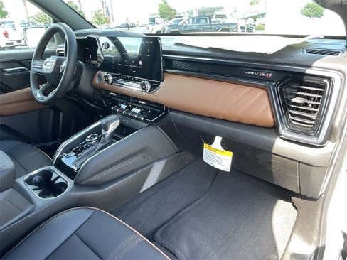 New 2025 GMC Canyon AT4 w/ Nightfall Edition image 30