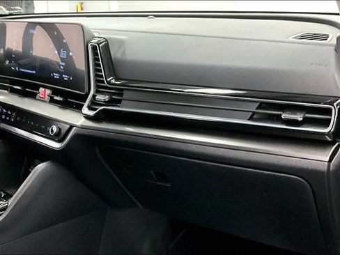 Used 2025 Kia Sportage EX FWD image 17