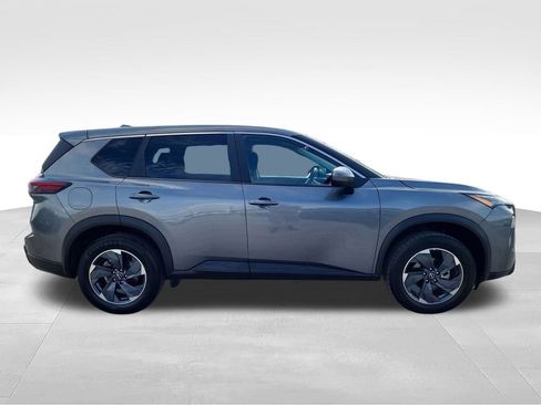 Used 2024 Nissan Rogue SV FWD image 10