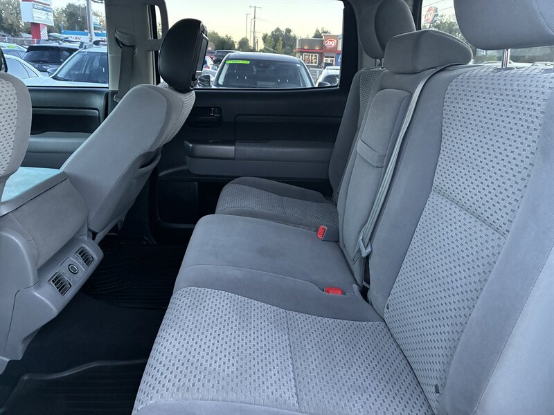 Used 2012 Toyota Tundra 4x4 CrewMax w/ Tow Pkg image 11