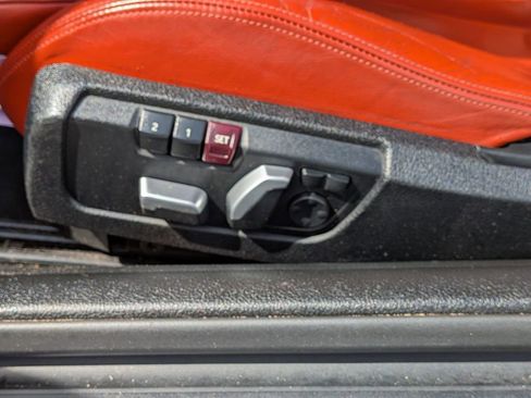 Used 2018 BMW M4 Convertible image 16