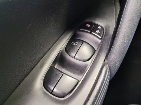 Used 2020 Nissan Rogue SV AWD/4WD image 27