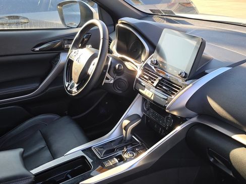 Used 2024 Mitsubishi Eclipse Cross SEL AWD/4WD image 5