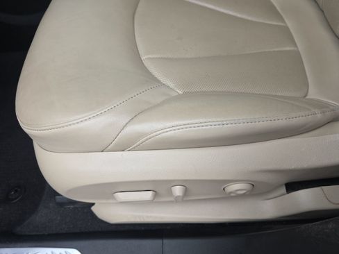 Used 2020 Buick Envision Essence w/ LPO, Cargo Package FWD image 17