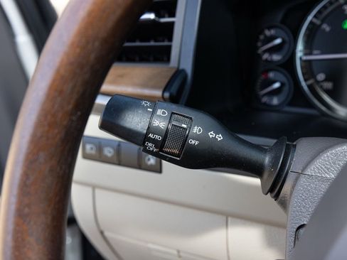 Used 2020 Lexus LX 570 4WD w/ Luxury Package image 36