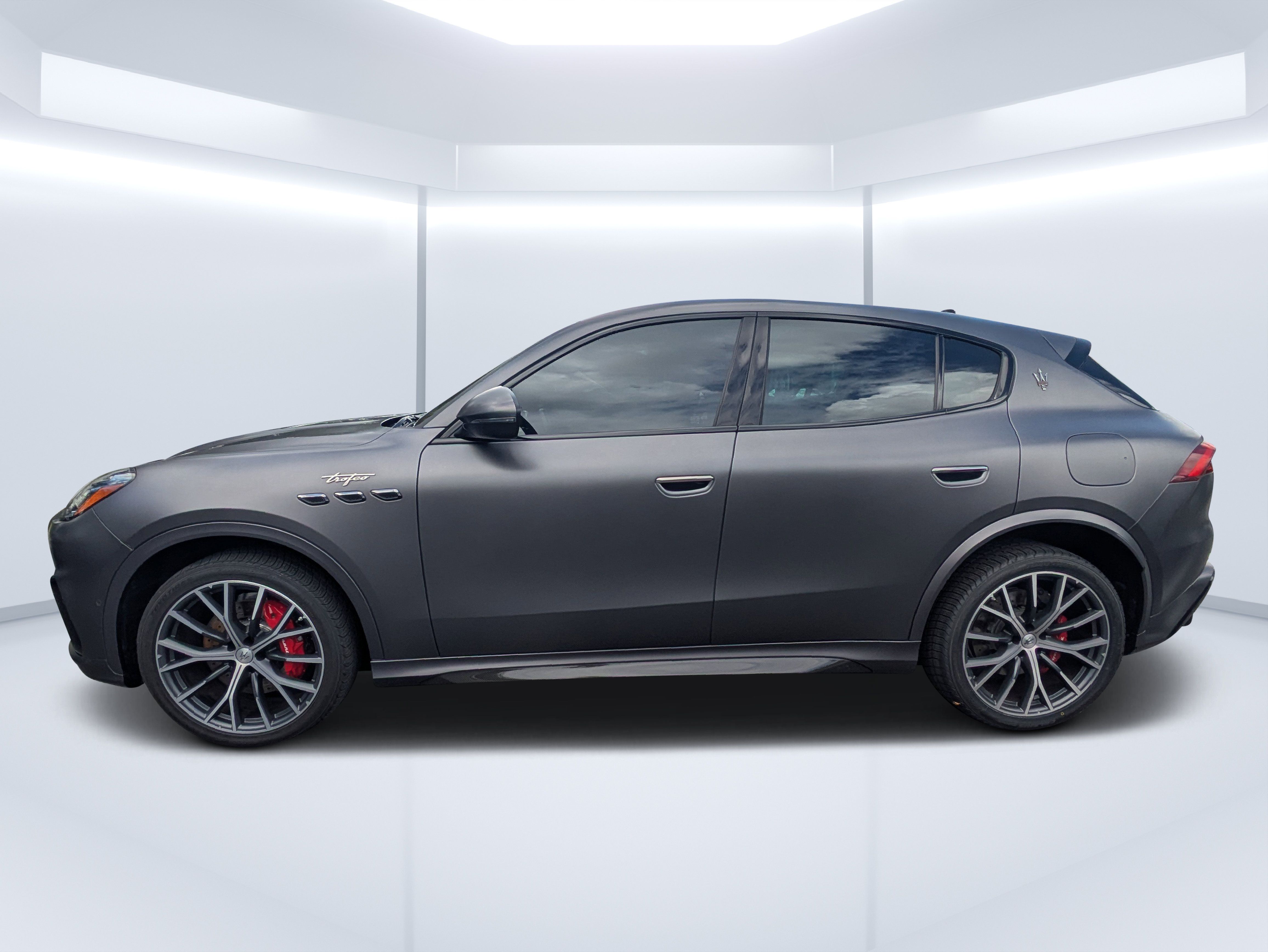 Used 2023 Maserati Grecale Trofeo AWD/4WD image 6