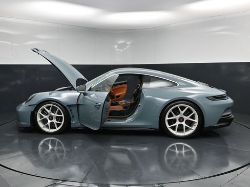 Certified 2024 Porsche 911 GT3 RS RWD image 30
