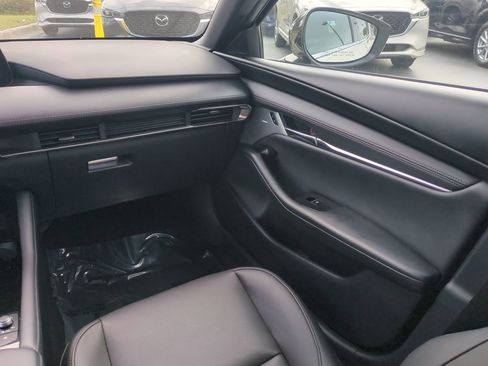 Used 2025 MAZDA MAZDA3 Hatchback w/Premium Plus Pkg image 17