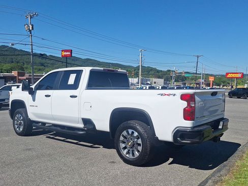Used 2025 Chevrolet Silverado 2500 Custom w/ Custom Convenience Package AWD/4WD image 8