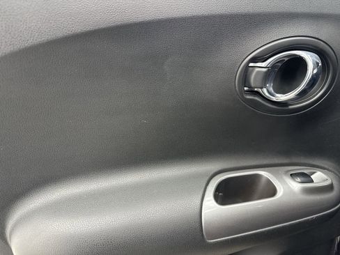 Used 2016 Nissan Juke SV image 28