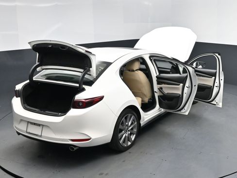 Used 2022 MAZDA MAZDA3 s image 17