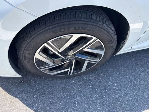 Certified 2023 Volkswagen Jetta SEL image 4