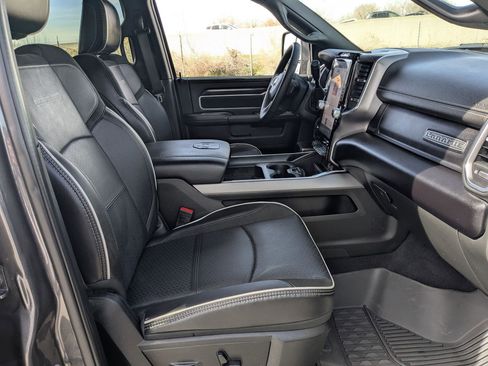 Used 2025 RAM 2500 Laramie w/ Night Edition image 31