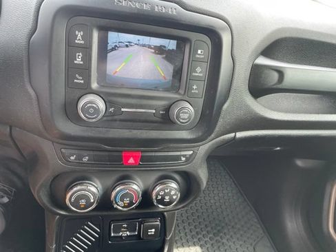 Used 2016 Jeep Renegade 75th Anniversary FWD image 37