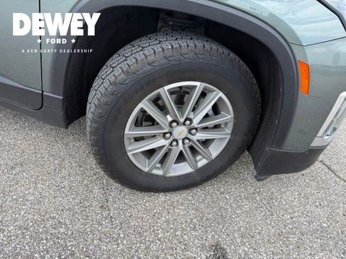 Used 2023 Chevrolet Traverse LT AWD/4WD image 16