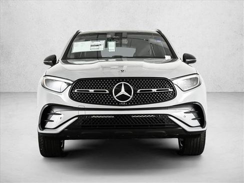 Used 2026 Mercedes-Benz GLC 300 4MATIC image 2