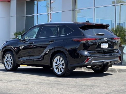 Certified 2026 Toyota Highlander Limited AWD/4WD image 8