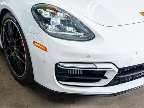 Used 2022 Porsche Panamera GTS image 17