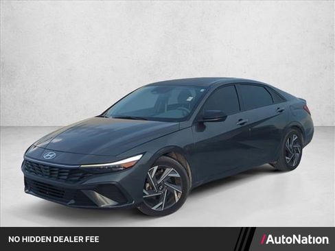 Used 2025 Hyundai Elantra Sport FWD image 1