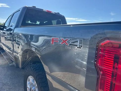 Used 2025 Ford F250 XLT w/ FX4 Off-Road Package AWD/4WD image 10