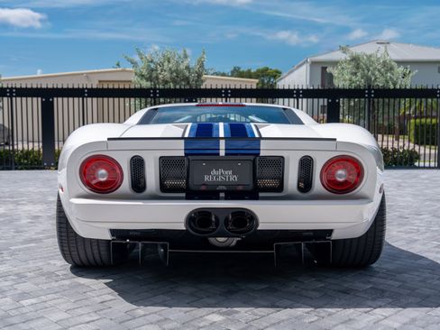 Used 2005 Ford GT RWD image 4