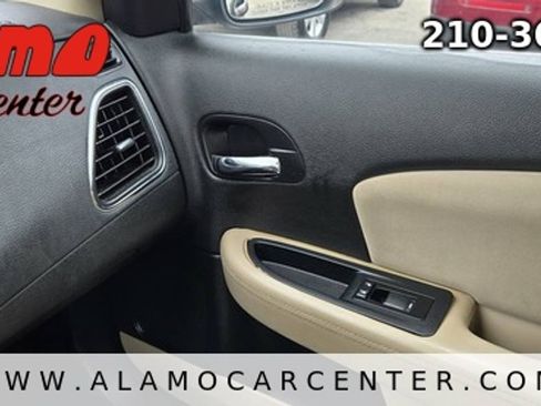 Used 2012 Chrysler 200 LX FWD image 39
