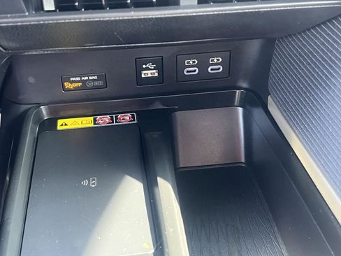 Used 2025 Toyota Camry SE FWD image 26