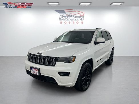 Used 2020 Jeep Grand Cherokee Altitude AWD/4WD image 1