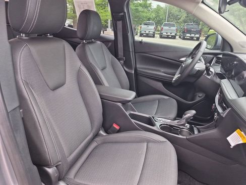 Certified 2026 Buick Encore GX Preferred w/ Advanced Technology Package FWD image 36