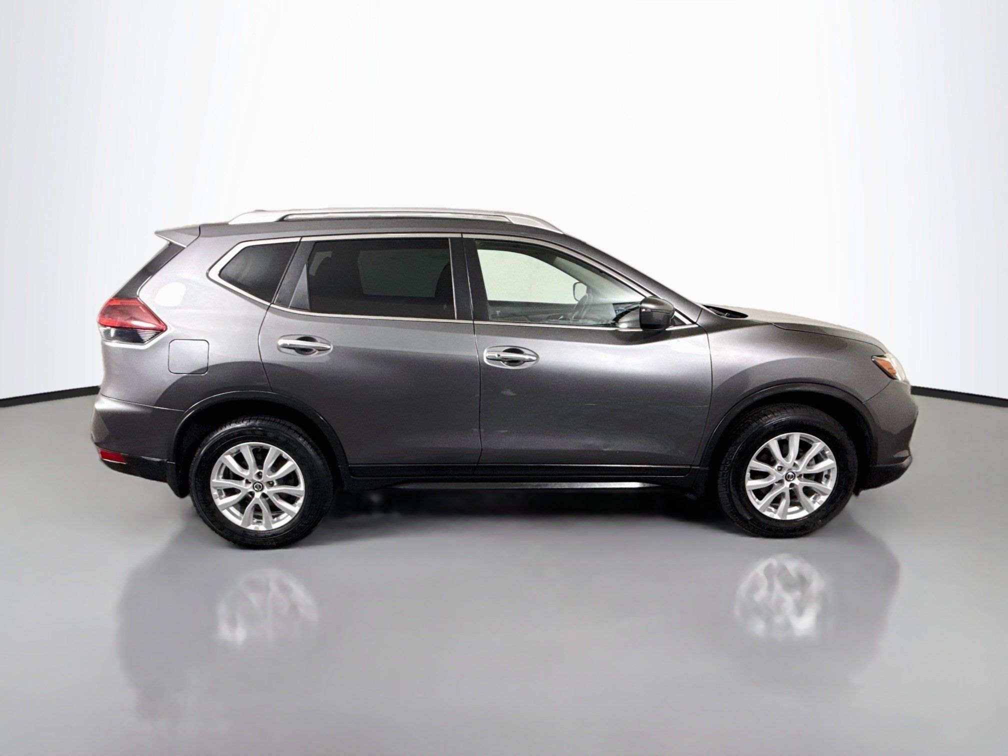 Used 2020 Nissan Rogue SV AWD/4WD image 11