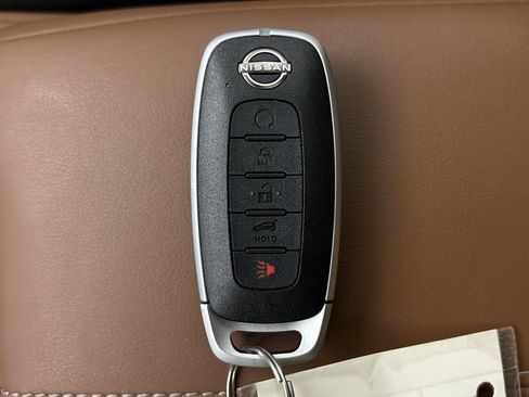 Used 2025 Nissan Pathfinder Platinum w/ Black Appearance Package FWD image 35