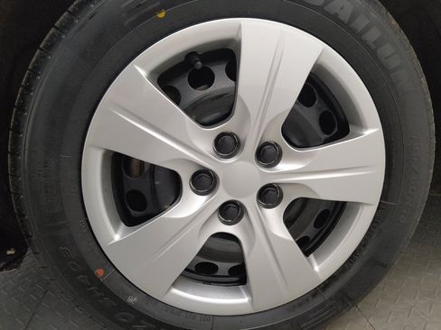 Used 2019 Chevrolet Cruze LS FWD image 31
