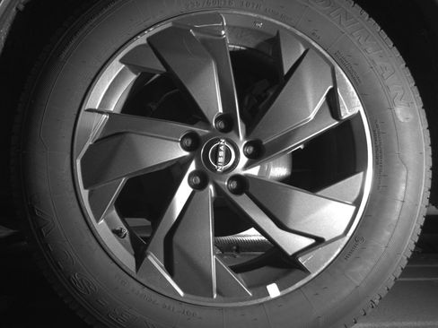 Used 2025 Nissan Rogue SV FWD image 11