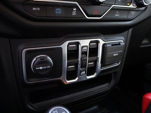 Used 2023 Jeep Wrangler Unlimited Sahara w/ Cold Weather Group image 37