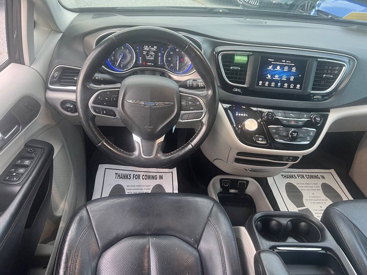Used 2020 Chrysler Pacifica Touring-L FWD image 20