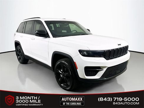 Used 2024 Jeep Grand Cherokee Altitude AWD/4WD image 1