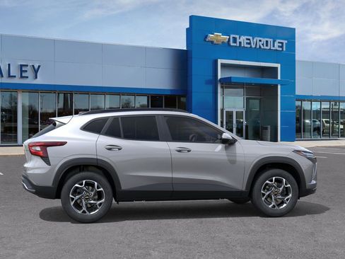 New 2026 Chevrolet Trax LT w/ Driver Confidence Package image 10